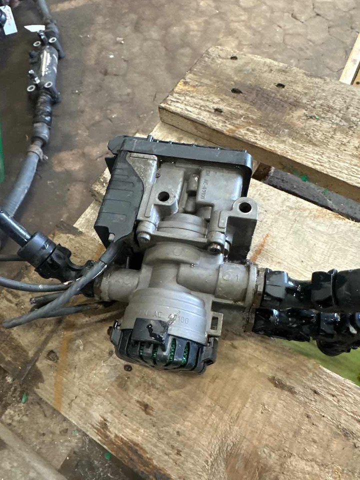 SCANIA PRESSURE CONTROL MODULE EBS 2653379 - صمام الفرامل - شاحنة: صورة 1 SCANIA PRESSURE CONTROL MODULE EBS 2653379 - صمام الفرامل - شاحنة: صورة 1