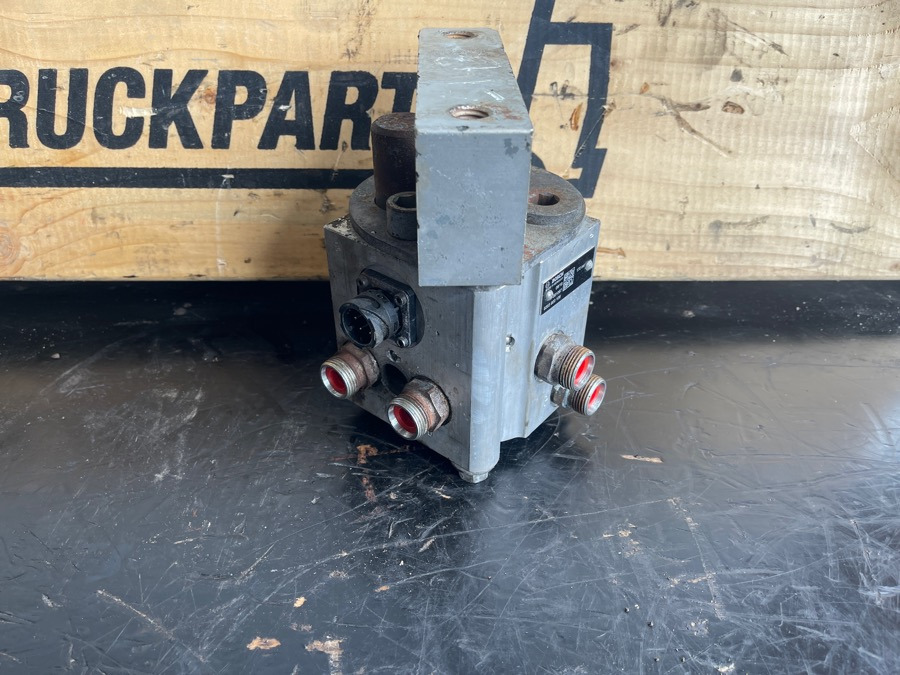 VOLVO STEERING PUMP 20875386 - نظام الهيدروليك - شاحنة: صورة 1 VOLVO STEERING PUMP 20875386 - نظام الهيدروليك - شاحنة: صورة 1