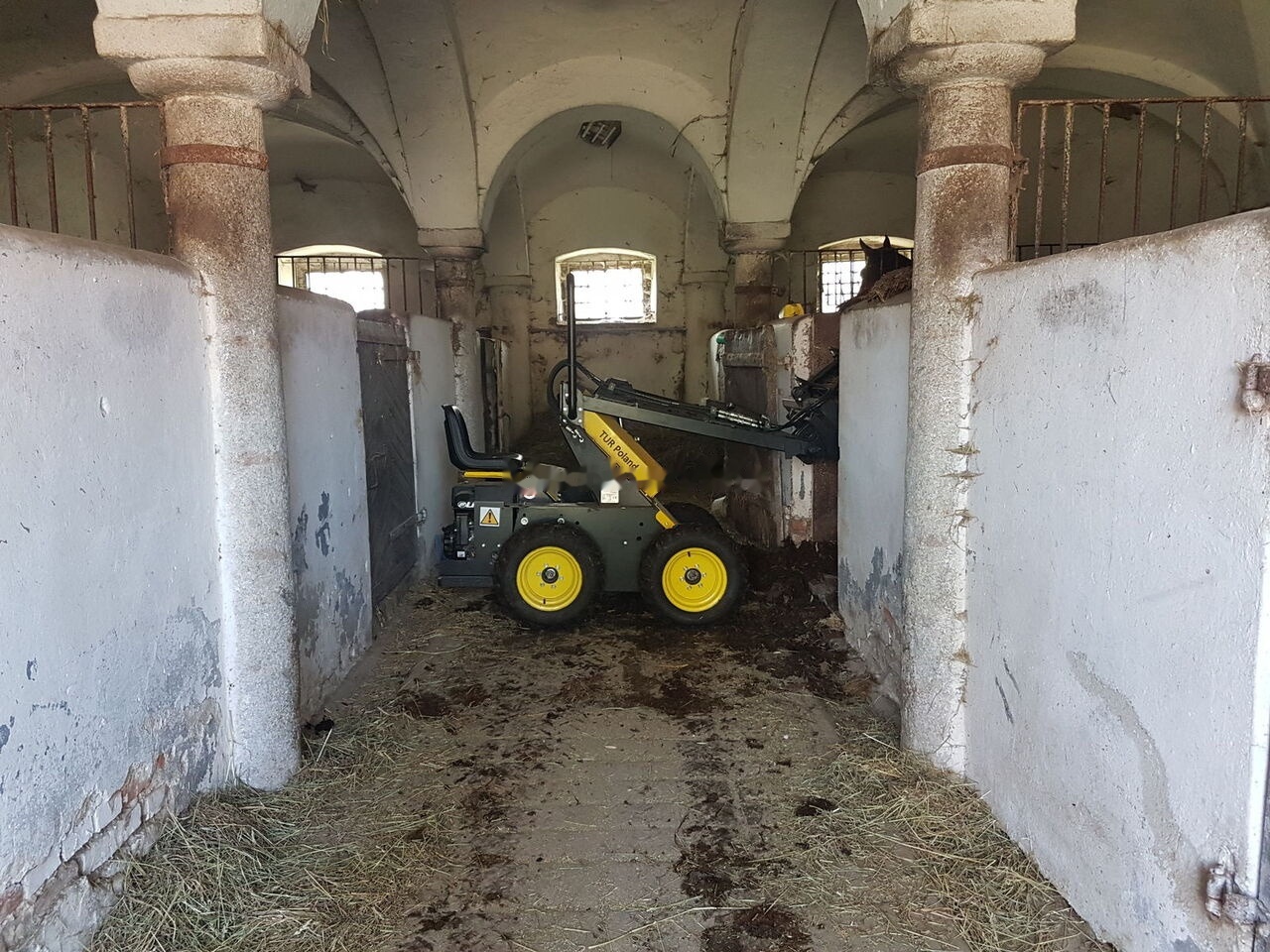 Tur Poland Mini Loader TUR N 520 Mini Hoflader Kompaktlader Briggs&Stratton - شيول صغير: صورة 4 Tur Poland Mini Loader TUR N 520 Mini Hoflader Kompaktlader Briggs&Stratton - شيول صغير: صورة 4