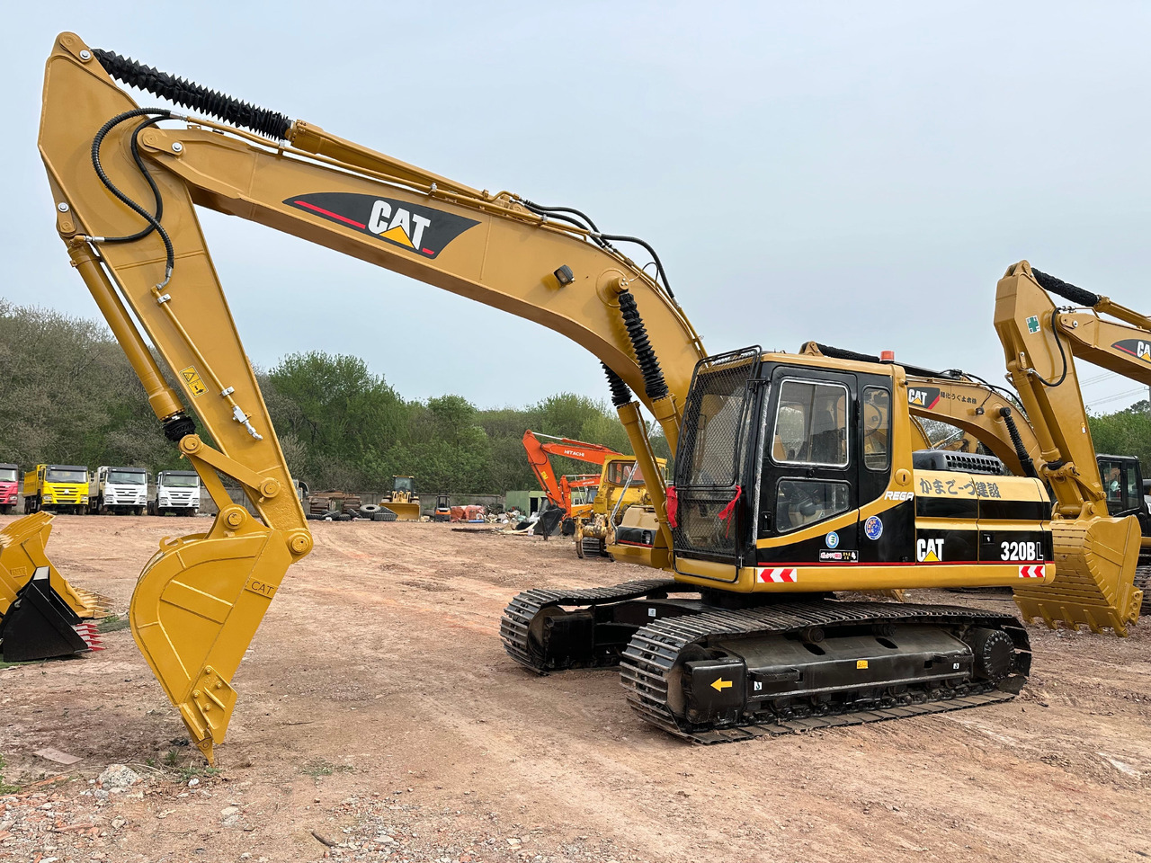 CAT 320BL crawler excavator - حفار زحاف: صورة 2 CAT 320BL crawler excavator - حفار زحاف: صورة 2