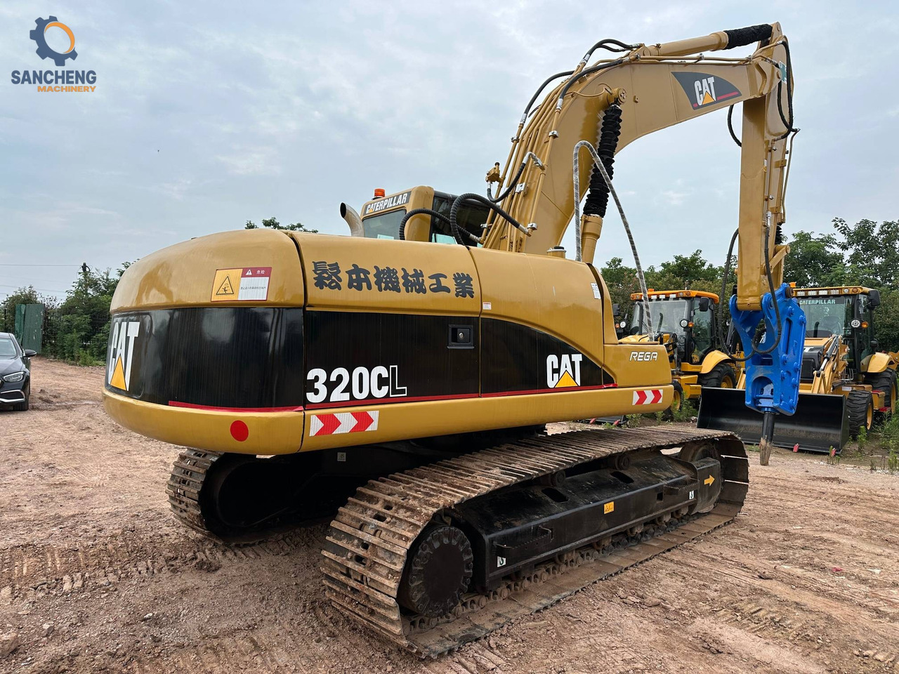 CAT 320CL excavator with hammer - حفار زحاف: صورة 2 CAT 320CL excavator with hammer - حفار زحاف: صورة 2