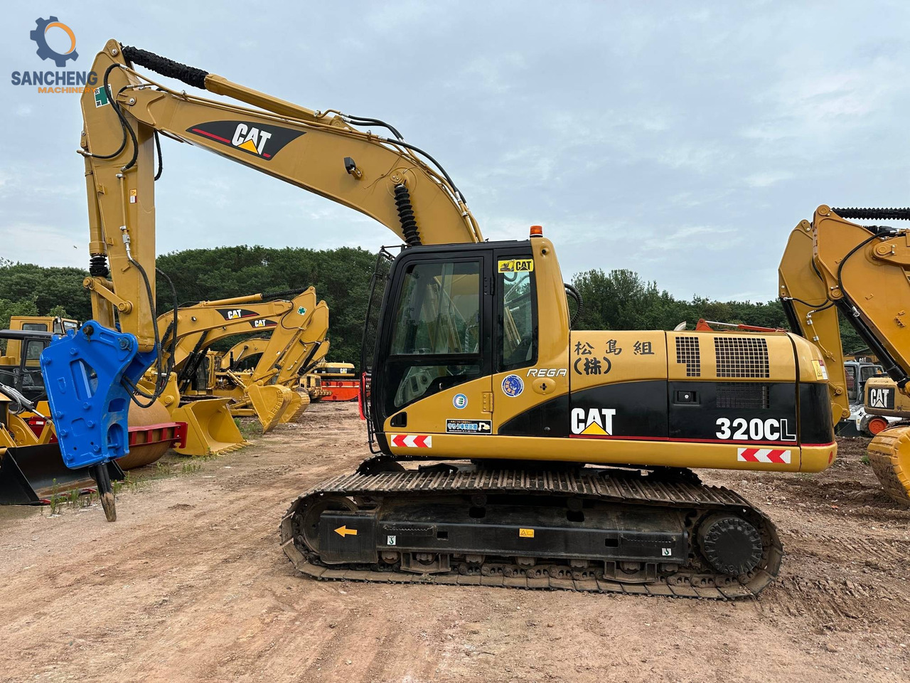 CAT 320CL with hammer - حفار زحاف: صورة 2 CAT 320CL with hammer - حفار زحاف: صورة 2