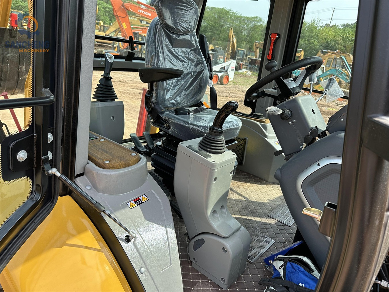 جرافة حفار CAT 420F2: صورة 12 جرافة حفار CAT 420F2: صورة 12