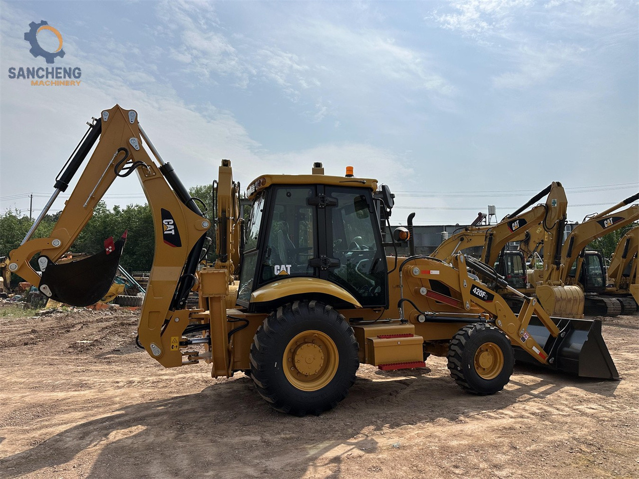 CAT 420F2 - جرافة حفار: صورة 1 CAT 420F2 - جرافة حفار: صورة 1