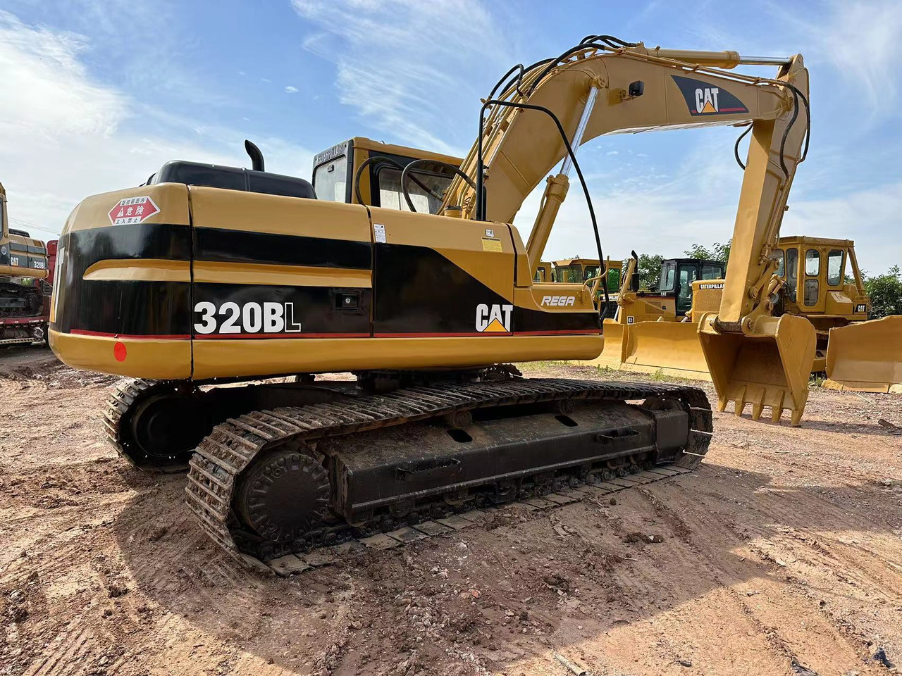 CATERPILLAR 320BL excavator - حفارة: صورة 2 CATERPILLAR 320BL excavator - حفارة: صورة 2