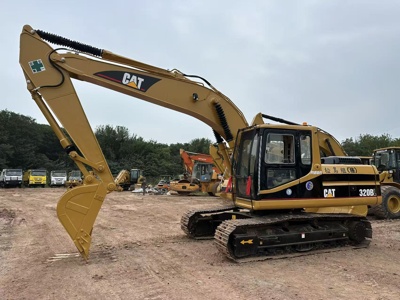 CATERPILLAR 320BL - حفار زحاف: صورة 1 CATERPILLAR 320BL - حفار زحاف: صورة 1