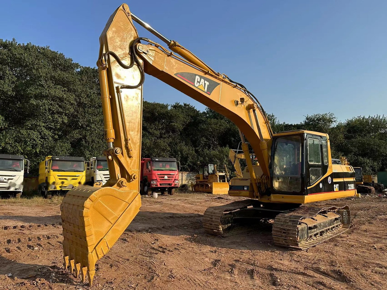 CATERPILLAR 320BL - حفار زحاف: صورة 3 CATERPILLAR 320BL - حفار زحاف: صورة 3