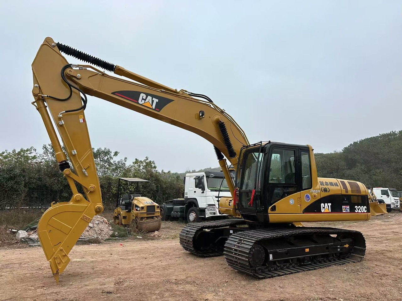 CATERPILLAR 320CL - حفار زحاف: صورة 4 CATERPILLAR 320CL - حفار زحاف: صورة 4