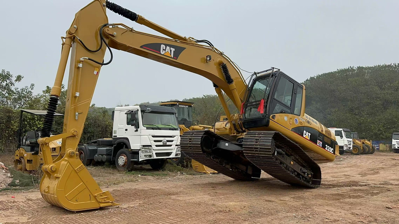 CATERPILLAR 320C - حفار زحاف: صورة 1 CATERPILLAR 320C - حفار زحاف: صورة 1