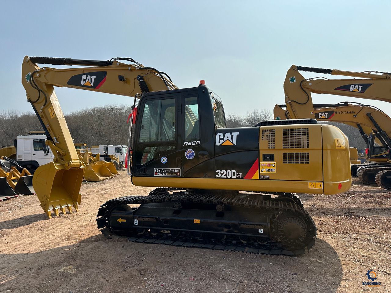 CATERPILLAR 320D2L - حفار زحاف: صورة 2 CATERPILLAR 320D2L - حفار زحاف: صورة 2
