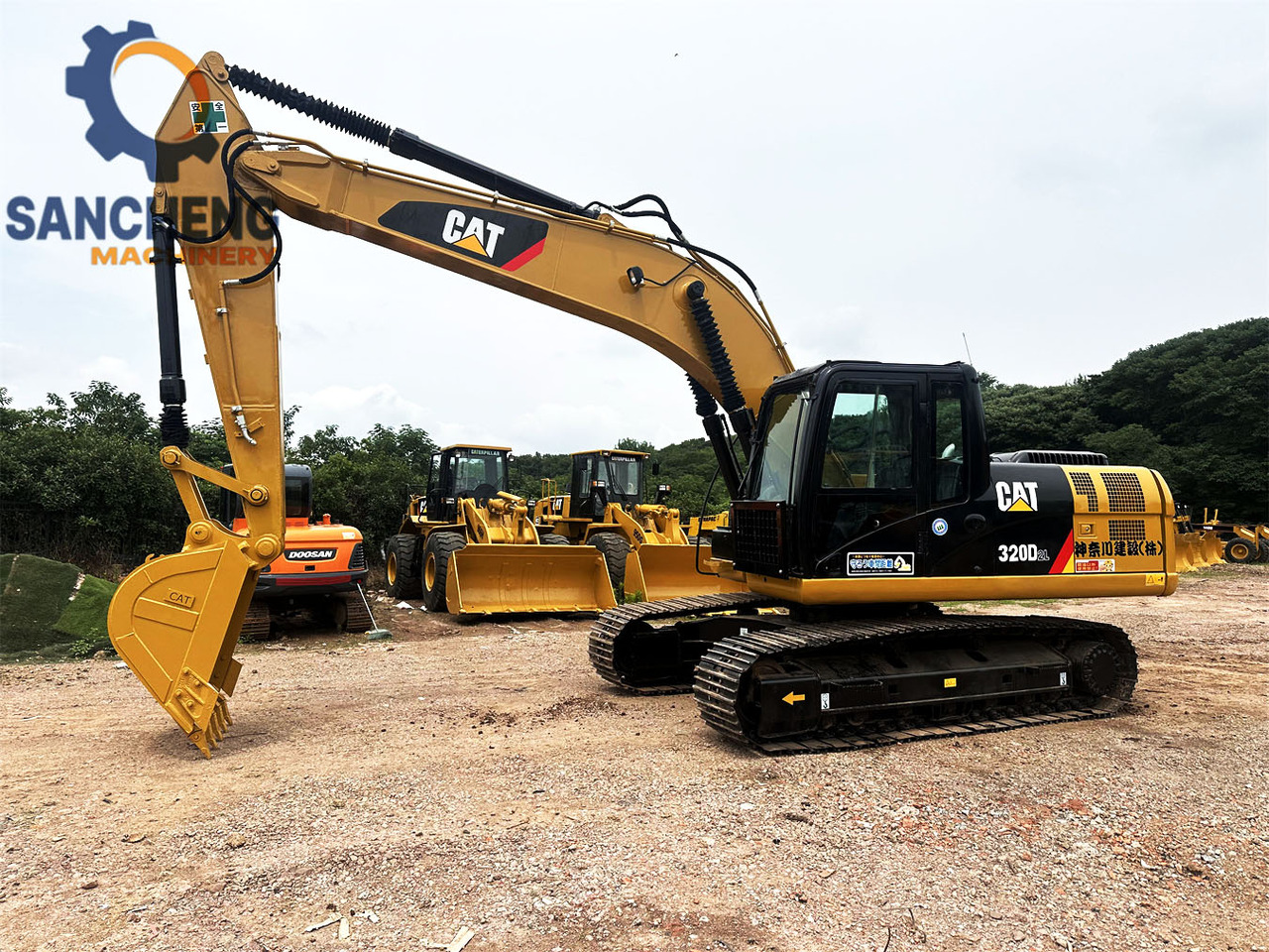 CATERPILLAR 320D2L - حفار زحاف: صورة 2 CATERPILLAR 320D2L - حفار زحاف: صورة 2