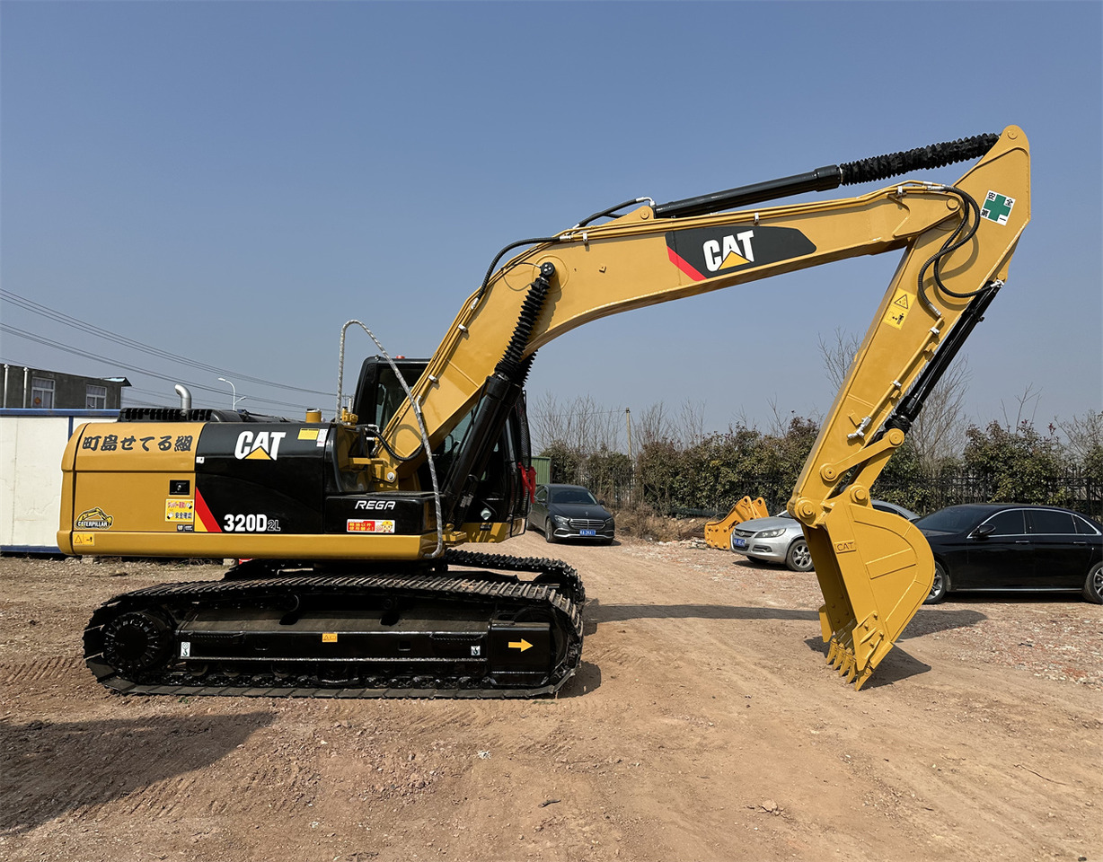 CATERPILLAR 320D2L - حفار زحاف: صورة 2 CATERPILLAR 320D2L - حفار زحاف: صورة 2