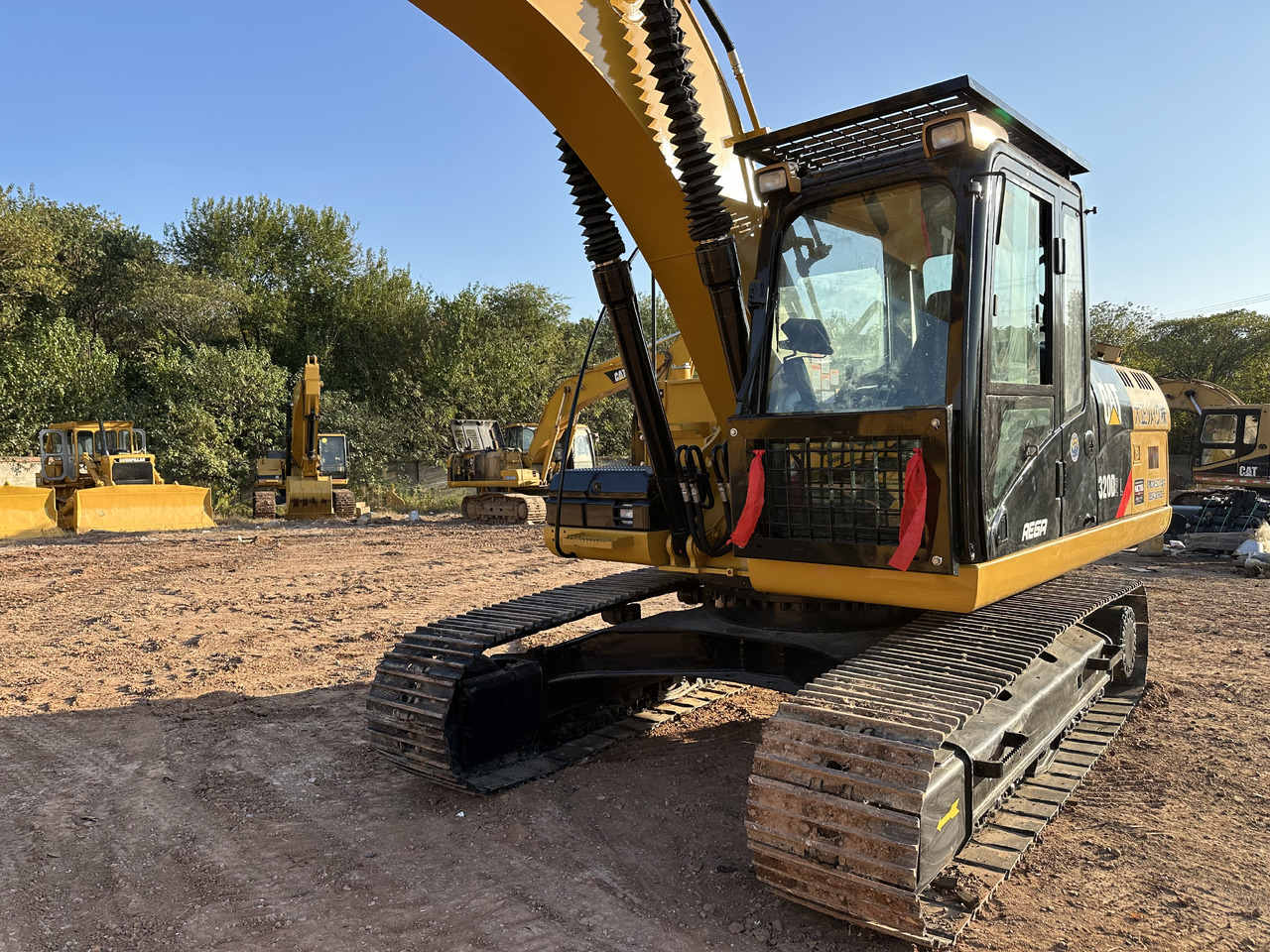 CATERPILLAR 320DL - حفار زحاف: صورة 5 CATERPILLAR 320DL - حفار زحاف: صورة 5