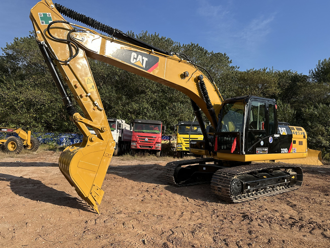 CATERPILLAR 320DL - حفار زحاف: صورة 3 CATERPILLAR 320DL - حفار زحاف: صورة 3