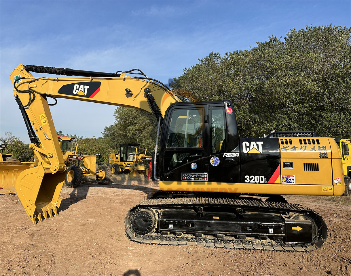 CATERPILLAR 320D - حفار زحاف: صورة 3 CATERPILLAR 320D - حفار زحاف: صورة 3