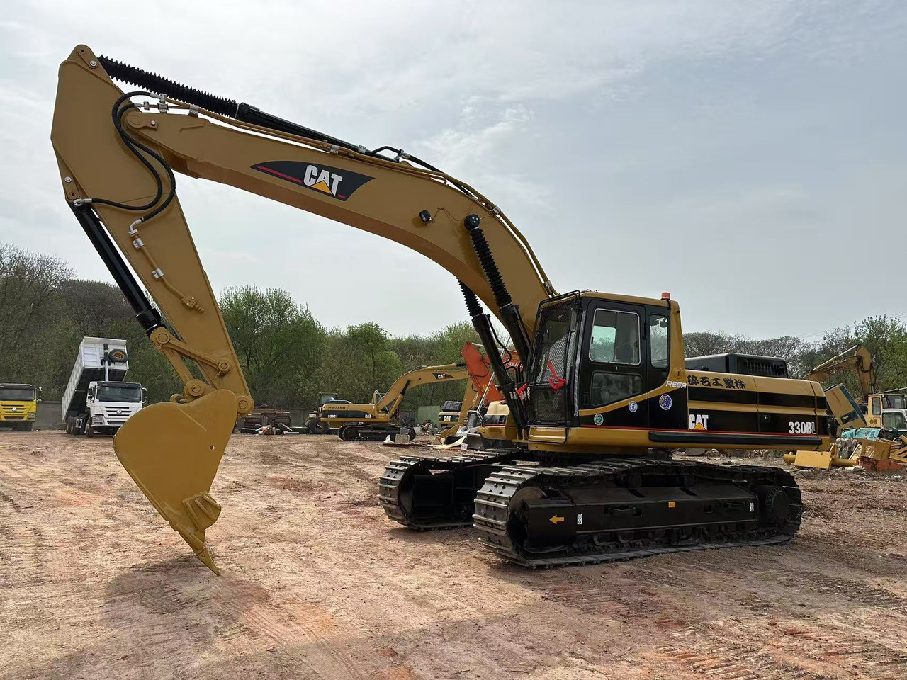CATERPILLAR 330BL - حفارة: صورة 1 CATERPILLAR 330BL - حفارة: صورة 1