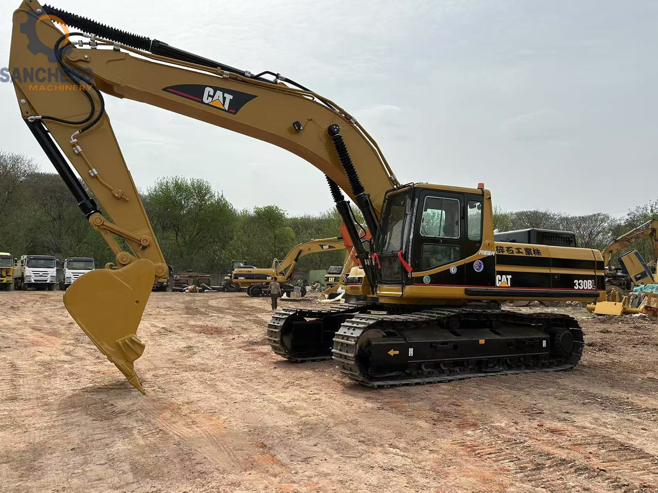 CATERPILLAR 330BL - حفار زحاف: صورة 4 CATERPILLAR 330BL - حفار زحاف: صورة 4