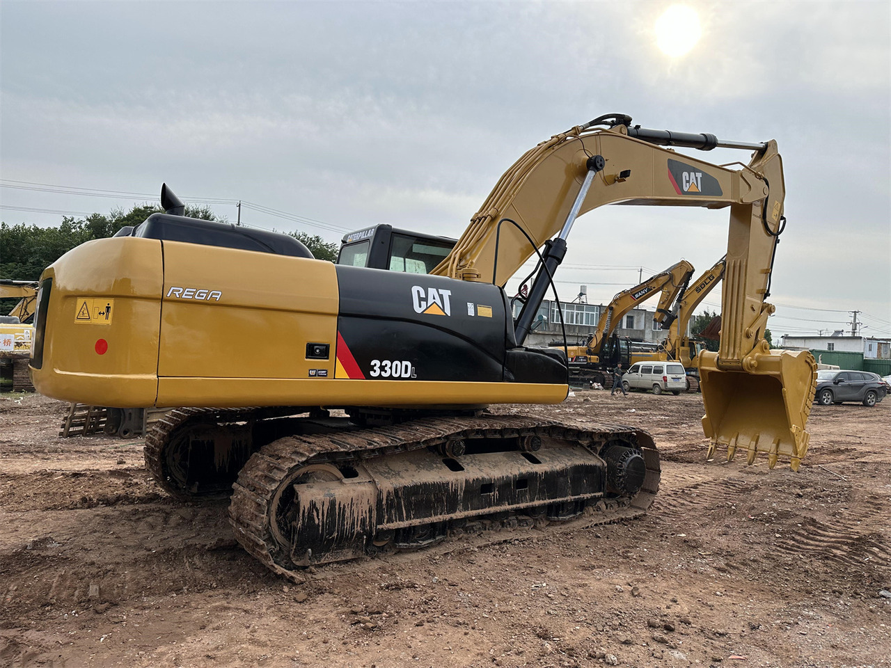 CATERPILLAR 330DL - حفار زحاف: صورة 3 CATERPILLAR 330DL - حفار زحاف: صورة 3
