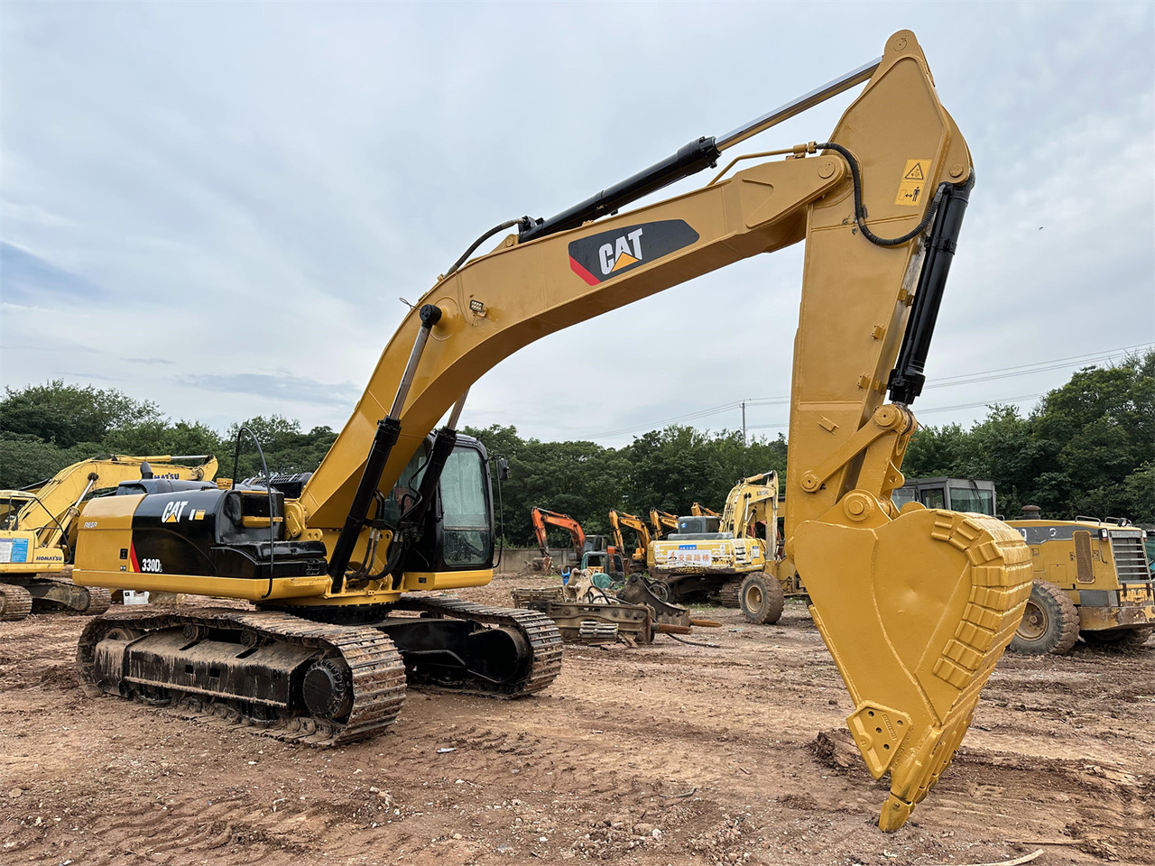 CATERPILLAR 330D - حفار زحاف: صورة 1 CATERPILLAR 330D - حفار زحاف: صورة 1