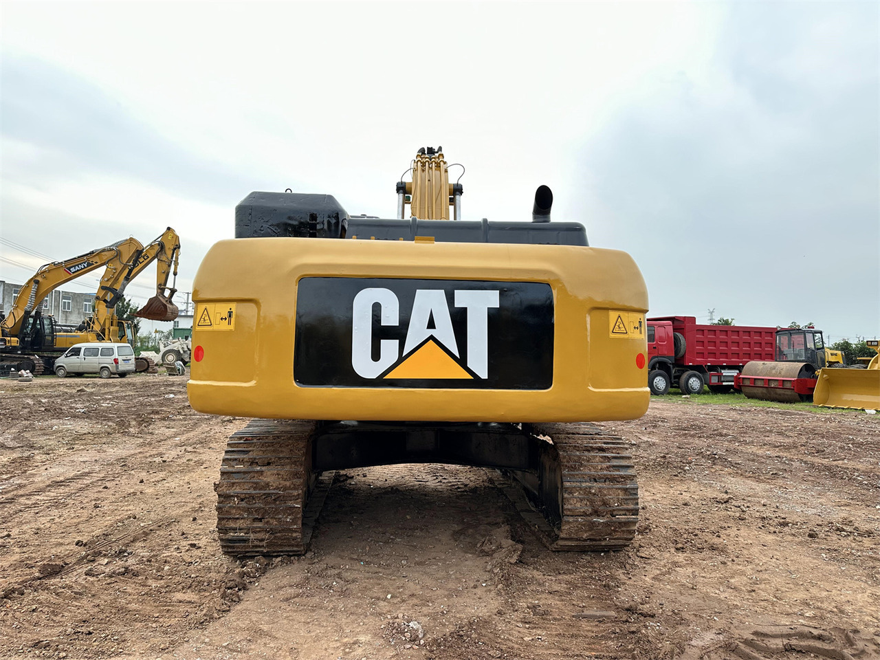 حفار زحاف CATERPILLAR 330D: صورة 10