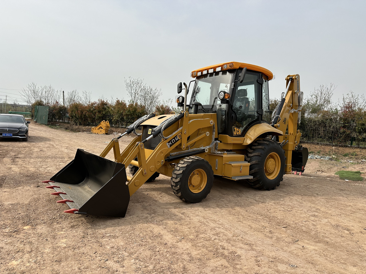 CATERPILLAR 420F2 - جرافة حفار: صورة 3 CATERPILLAR 420F2 - جرافة حفار: صورة 3