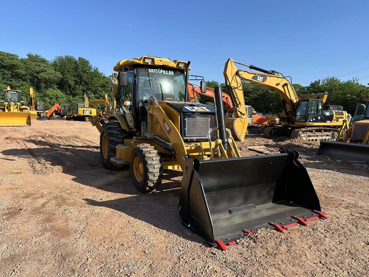 CATERPILLAR 420F2 - جرافة حفار: صورة 3 CATERPILLAR 420F2 - جرافة حفار: صورة 3