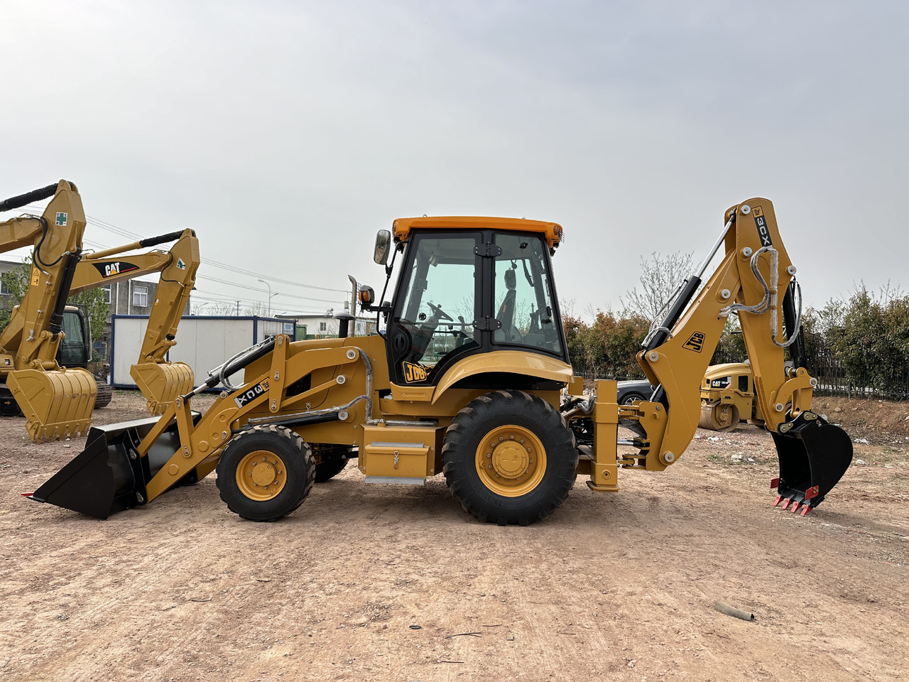 CATERPILLAR 420F2 - جرافة حفار: صورة 1 CATERPILLAR 420F2 - جرافة حفار: صورة 1