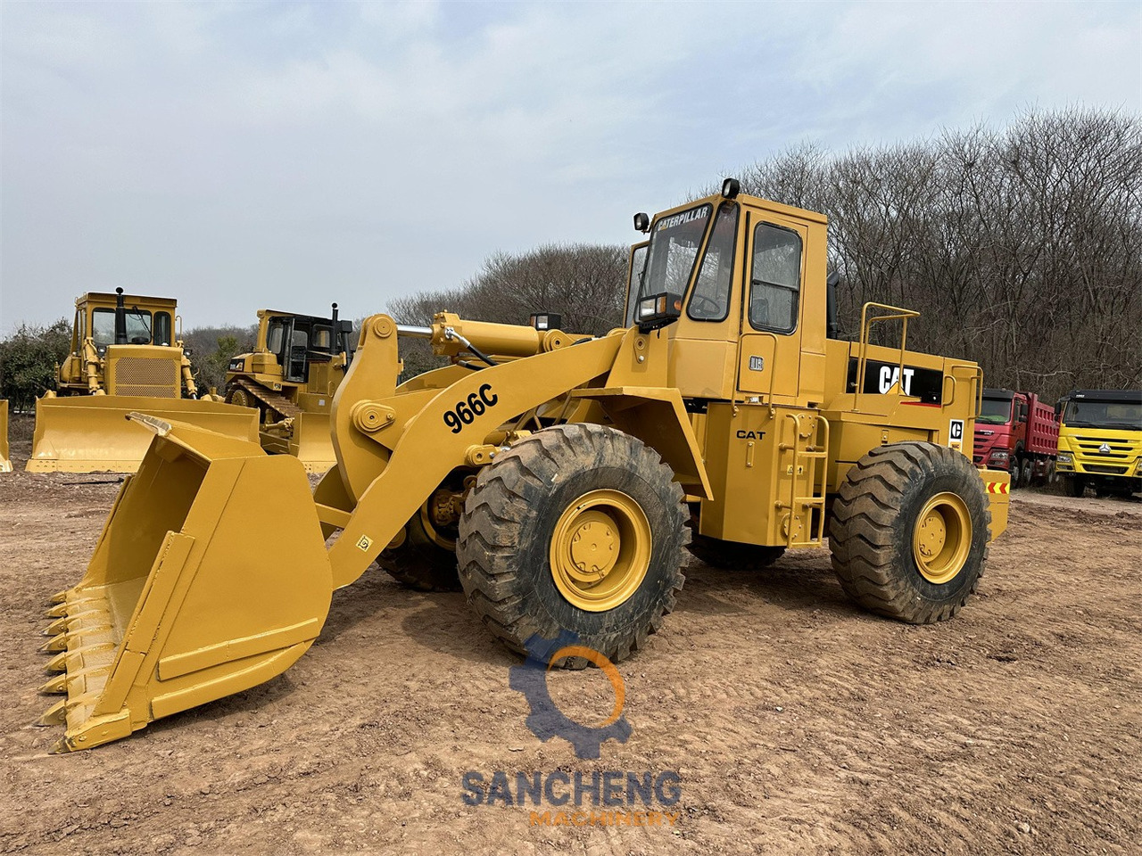 اللودر بعجل CATERPILLAR 966C: صورة 10