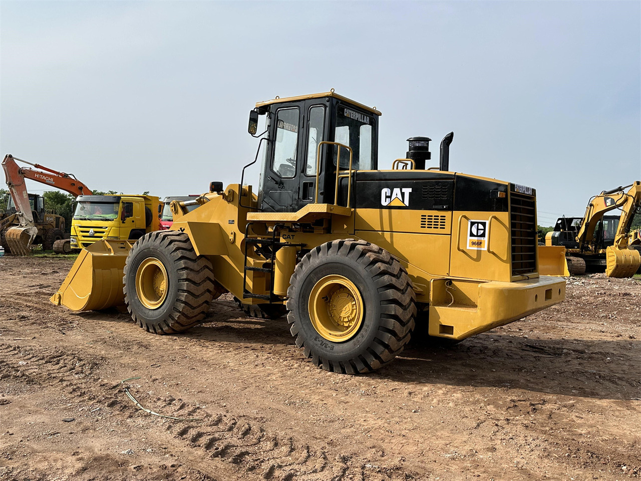اللودر بعجل CATERPILLAR 966F: صورة 12