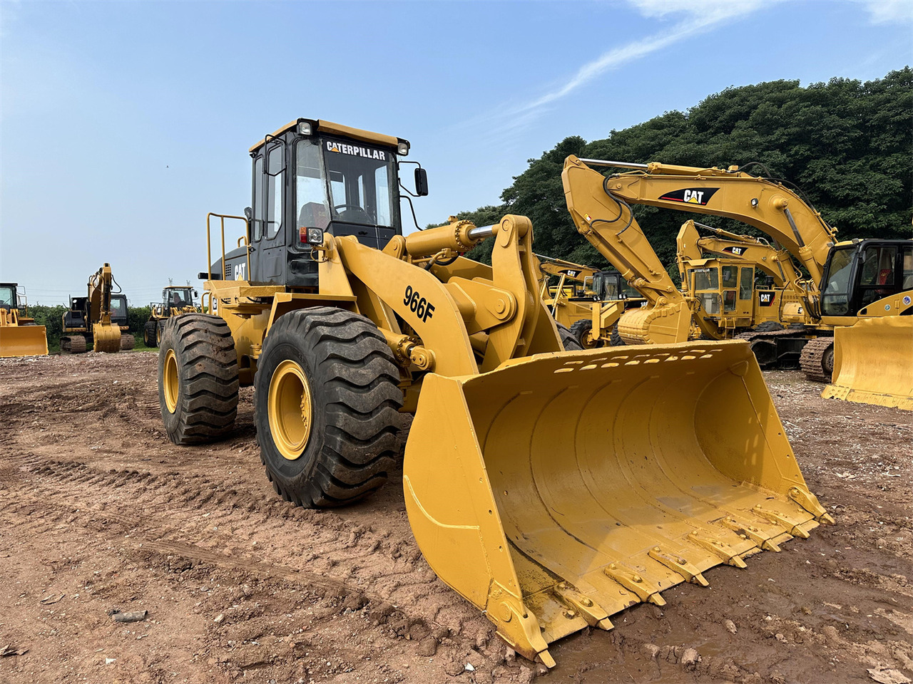 CATERPILLAR 966F - اللودر بعجل: صورة 1 CATERPILLAR 966F - اللودر بعجل: صورة 1