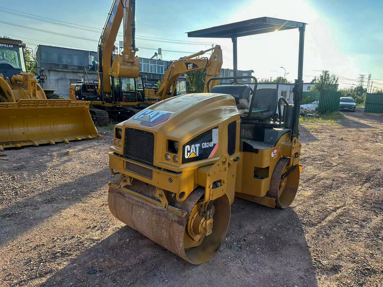 CATERPILLAR CB24B - مدحلة: صورة 2 CATERPILLAR CB24B - مدحلة: صورة 2