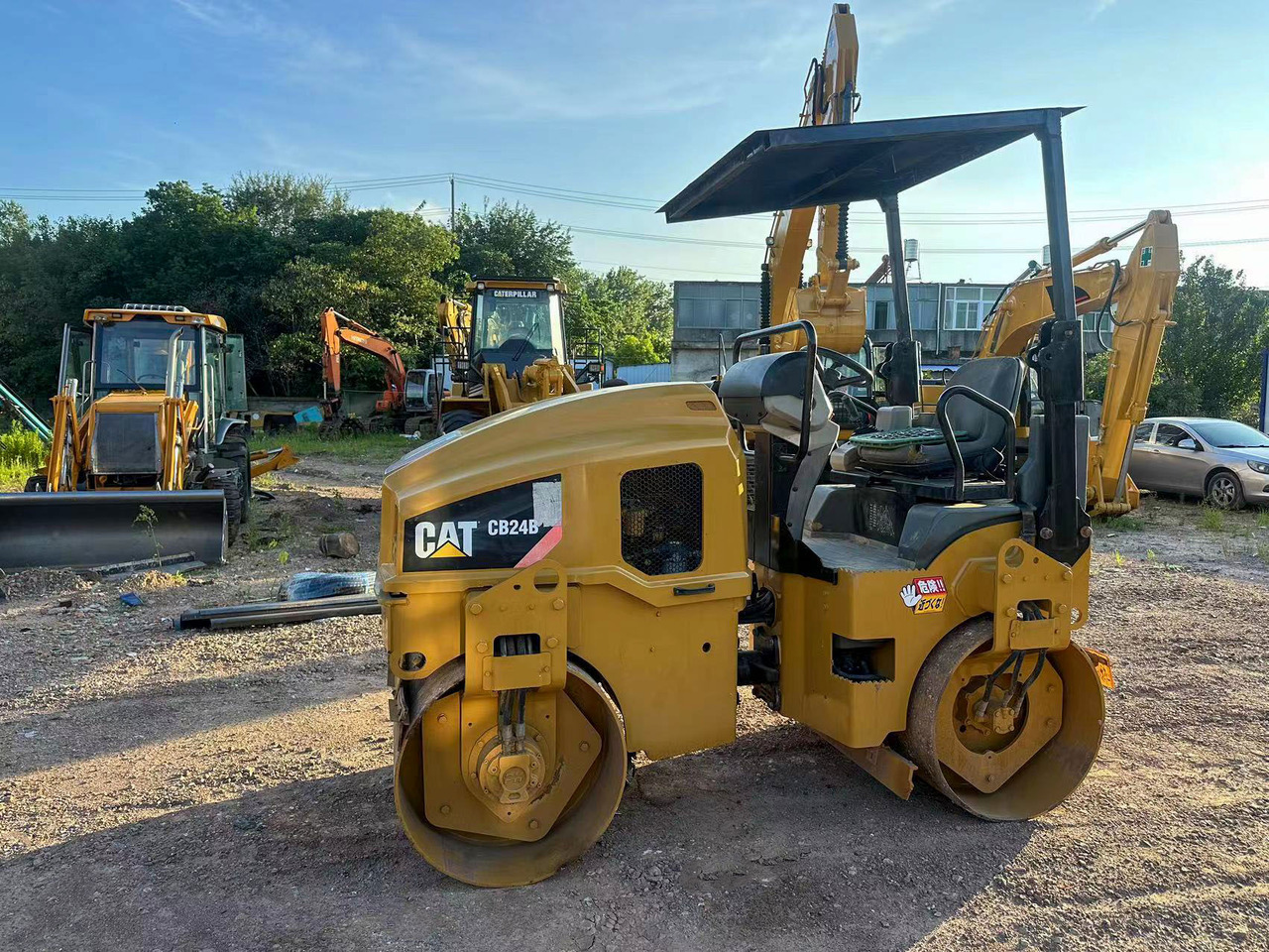 CATERPILLAR CB24B - مدحلة: صورة 3 CATERPILLAR CB24B - مدحلة: صورة 3