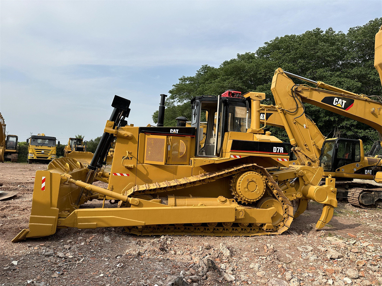 جرافة CATERPILLAR D7R: صورة 10