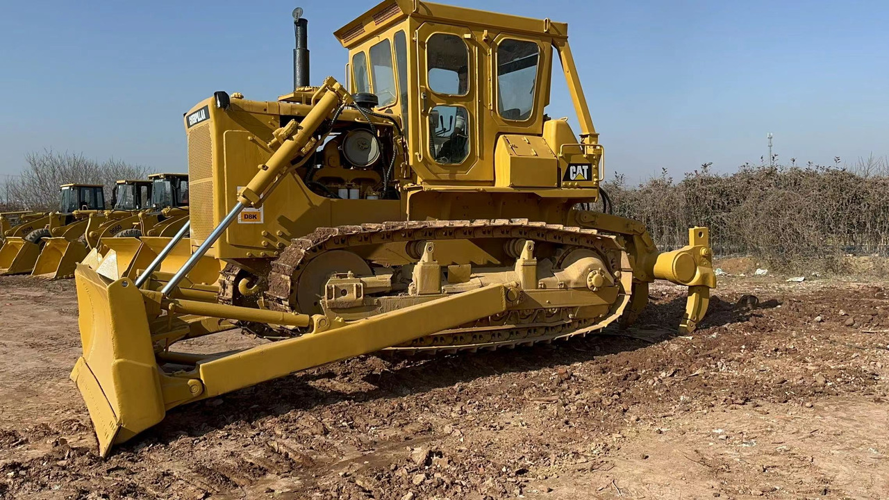 CATERPILLAR D8K - جرافة: صورة 1 CATERPILLAR D8K - جرافة: صورة 1