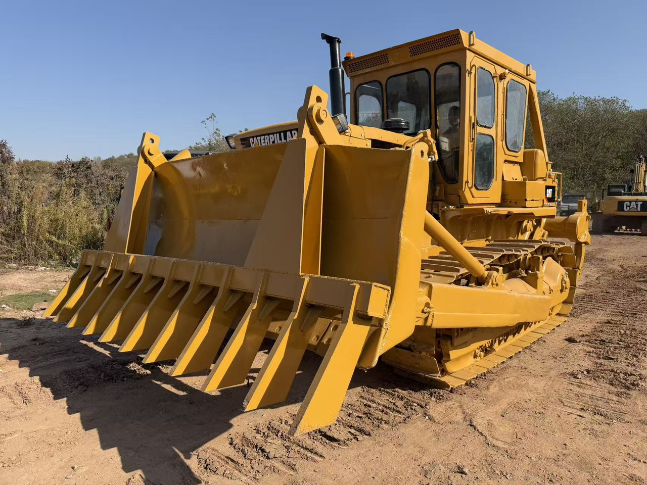 CATERPILLAR D8K - جرافة: صورة 1 CATERPILLAR D8K - جرافة: صورة 1