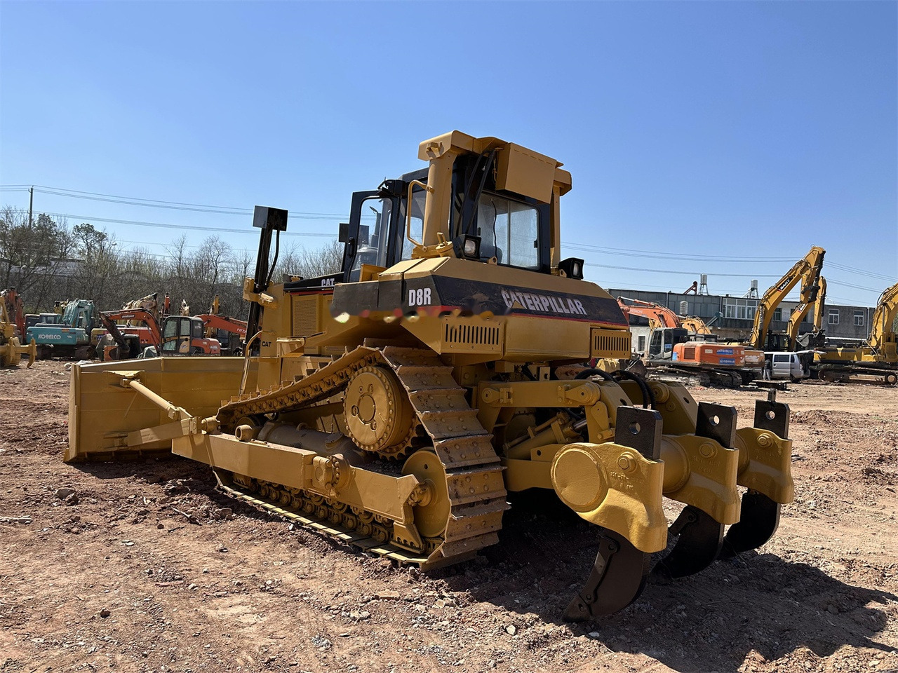 CATERPILLAR D8R - جرافة: صورة 1 CATERPILLAR D8R - جرافة: صورة 1