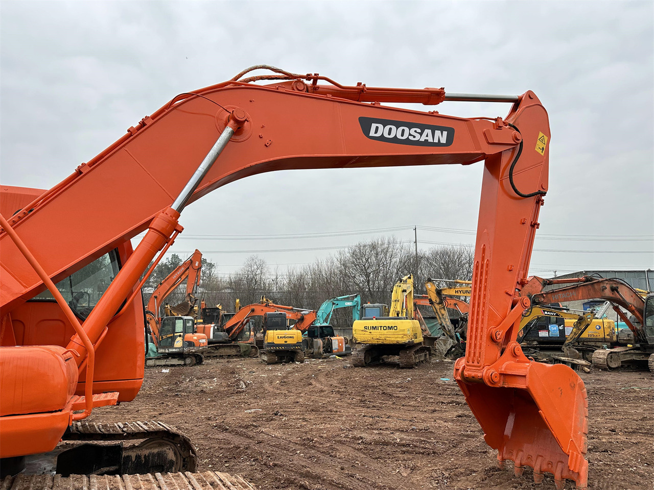DOOSAN DH220 excavator - حفار زحاف: صورة 4 DOOSAN DH220 excavator - حفار زحاف: صورة 4