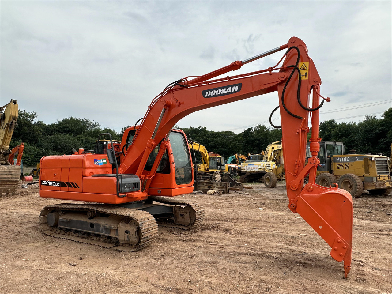 DOOSAN DX120 - حفار زحاف: صورة 1 DOOSAN DX120 - حفار زحاف: صورة 1