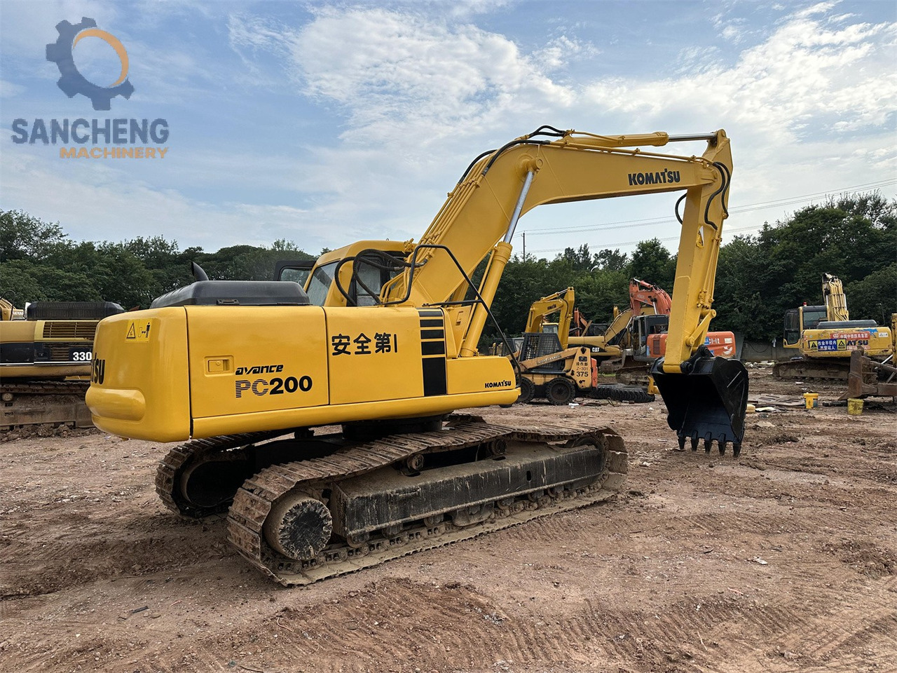 KOMATSU PC200-6 - حفار زحاف: صورة 1 KOMATSU PC200-6 - حفار زحاف: صورة 1