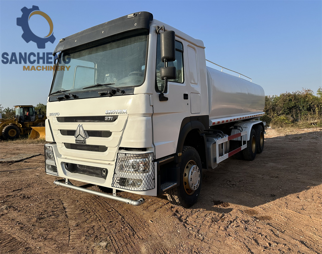 SINOTRUK HOWO 371 6x4 Water Tanker Truck - شاحنة صهريج: صورة 1 SINOTRUK HOWO 371 6x4 Water Tanker Truck - شاحنة صهريج: صورة 1