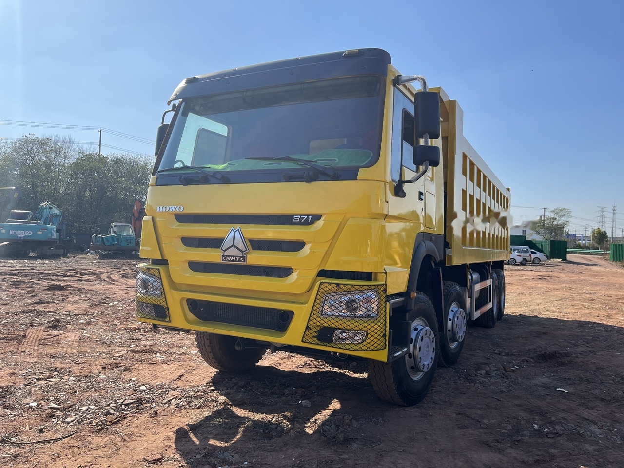 SINOTRUK HOWO 371 Dump Truck 8x4 - شاحنة قلاب: صورة 3 SINOTRUK HOWO 371 Dump Truck 8x4 - شاحنة قلاب: صورة 3