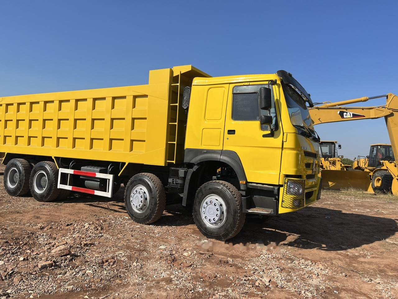 SINOTRUK HOWO 371 Dump Truck 8x4 - شاحنة قلاب: صورة 4 SINOTRUK HOWO 371 Dump Truck 8x4 - شاحنة قلاب: صورة 4