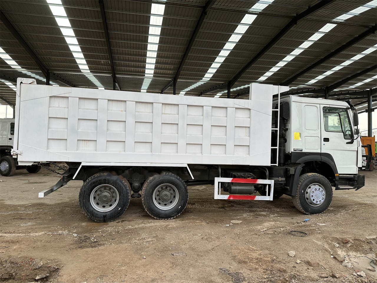 SINOTRUK HOWO 371 Dump Truck - شاحنة قلاب: صورة 4 SINOTRUK HOWO 371 Dump Truck - شاحنة قلاب: صورة 4