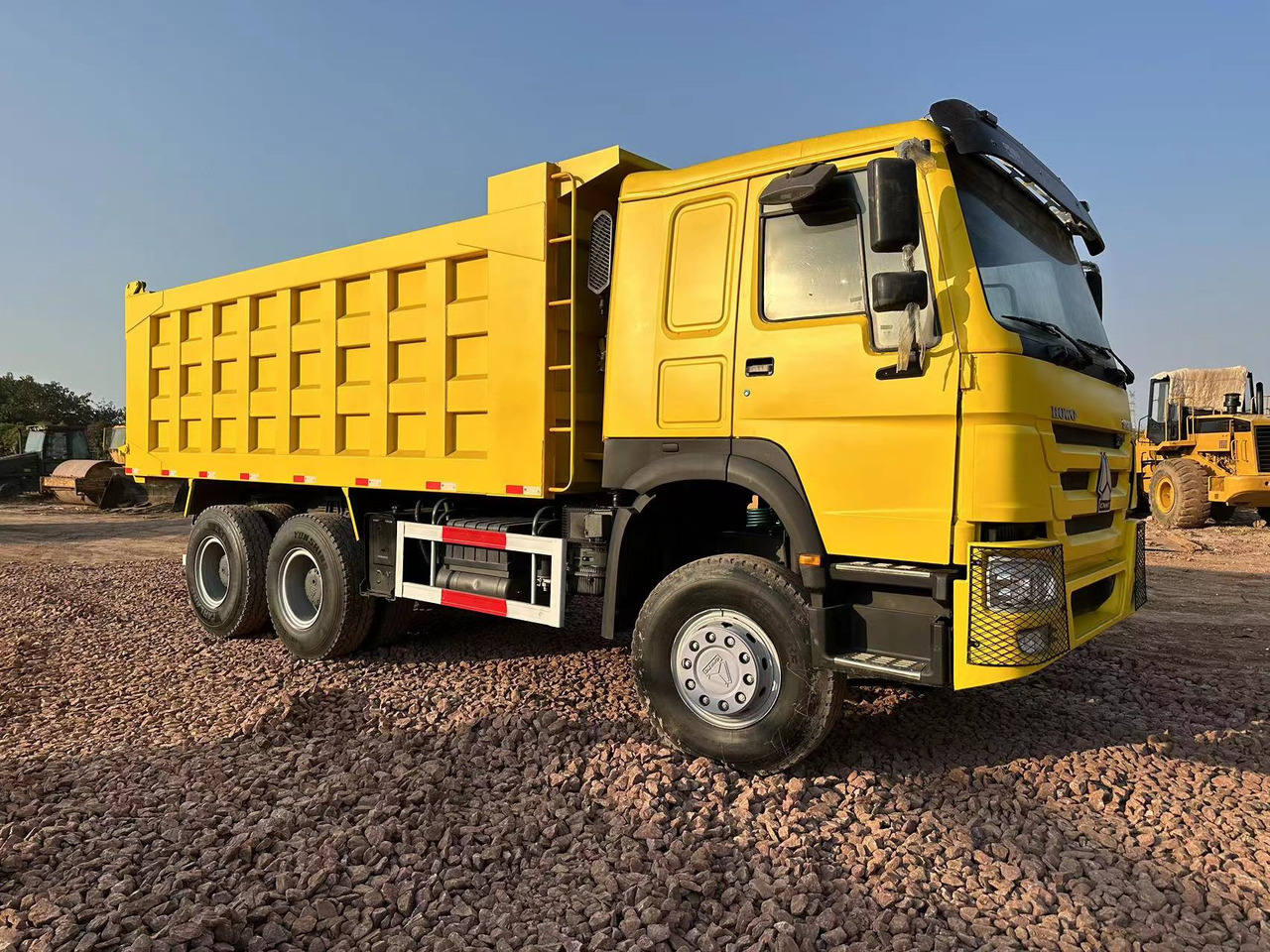 SINOTRUK HOWO 371 Dump Truck - شاحنة قلاب: صورة 4 SINOTRUK HOWO 371 Dump Truck - شاحنة قلاب: صورة 4