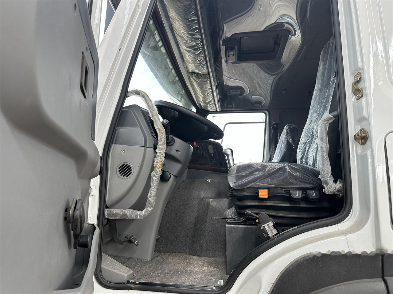SINOTRUK HOWO 371 Dump Truck - شاحنة قلاب: صورة 5 SINOTRUK HOWO 371 Dump Truck - شاحنة قلاب: صورة 5