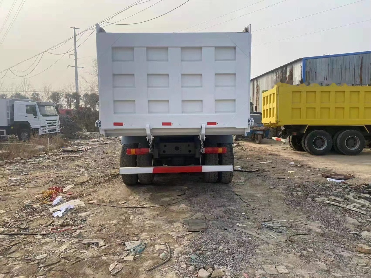 SINOTRUK HOWO 371 Tipper truck - شاحنة قلاب: صورة 3 SINOTRUK HOWO 371 Tipper truck - شاحنة قلاب: صورة 3