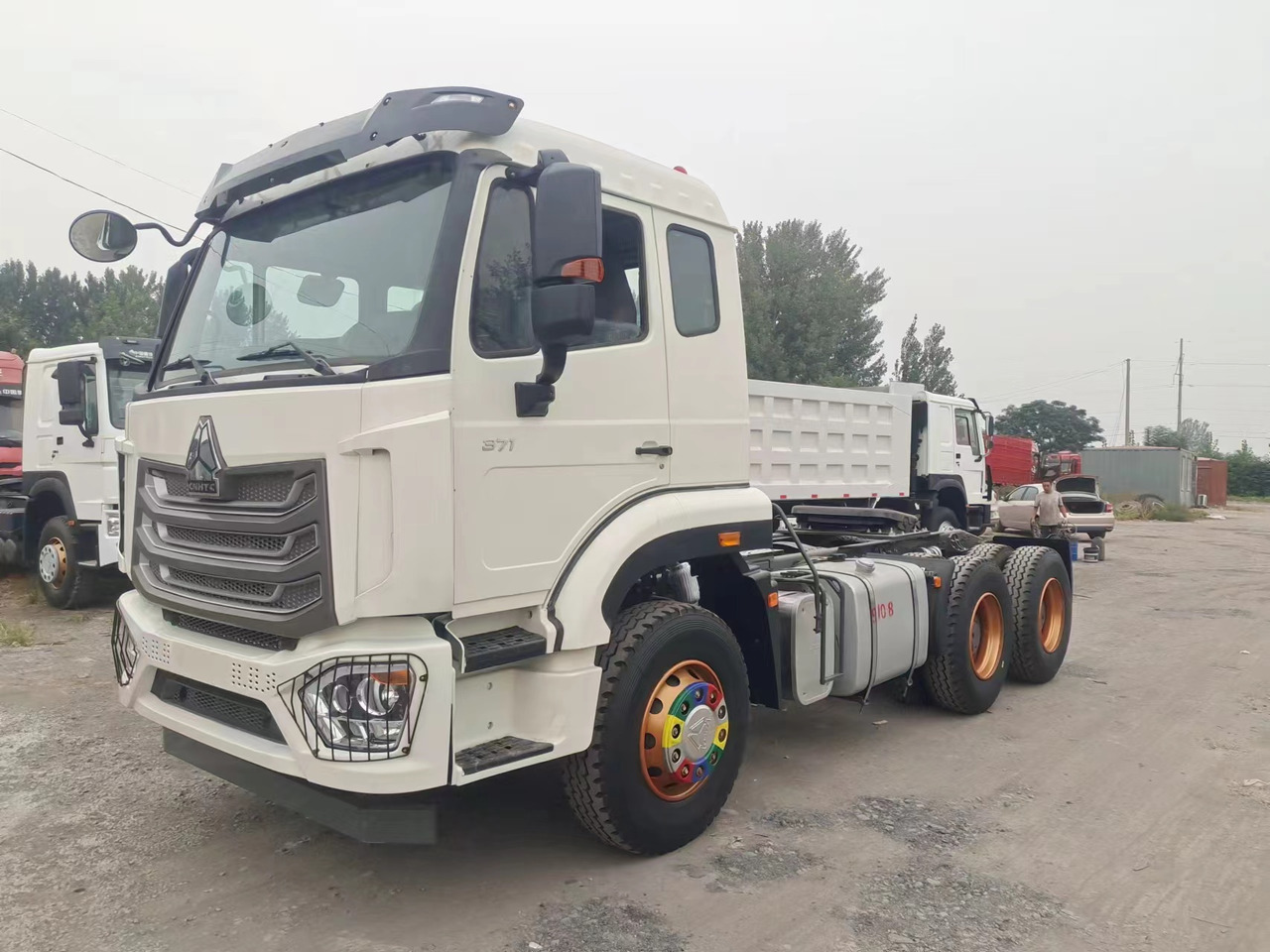 SINOTRUK HOWO 371hp 6X4 Tractor unit - وحدة جر: صورة 1 SINOTRUK HOWO 371hp 6X4 Tractor unit - وحدة جر: صورة 1