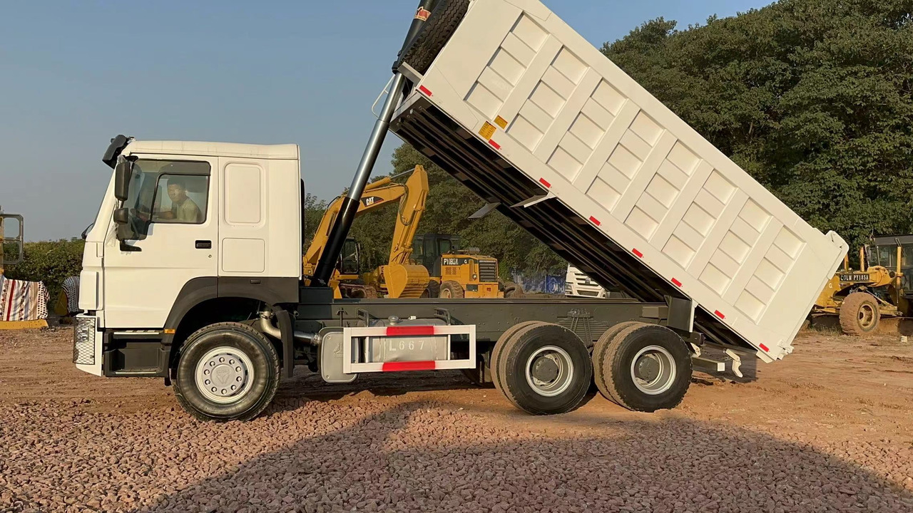 SINOTRUK HOWO 371hp 6x4 - شاحنة قلاب: صورة 4 SINOTRUK HOWO 371hp 6x4 - شاحنة قلاب: صورة 4