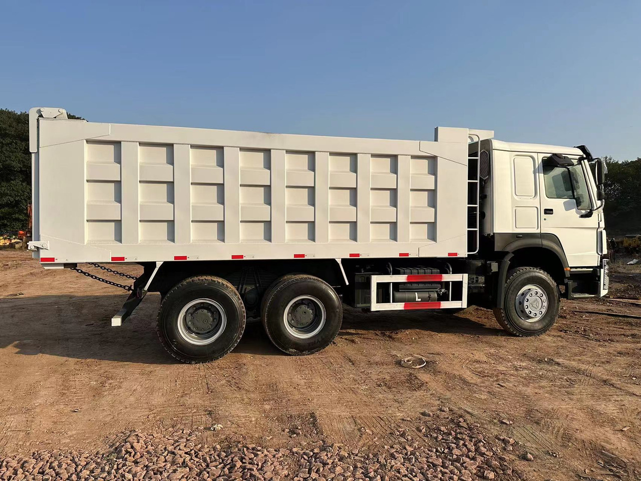 SINOTRUK HOWO 371hp 6x4 - شاحنة قلاب: صورة 5 SINOTRUK HOWO 371hp 6x4 - شاحنة قلاب: صورة 5