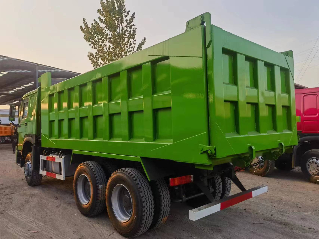 SINOTRUK HOWO 375 - شاحنة قلاب: صورة 3 SINOTRUK HOWO 375 - شاحنة قلاب: صورة 3
